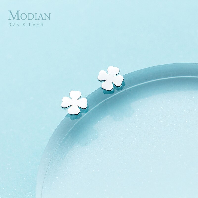 【送料無料】 ピアス シロツメクサ シルバー スタッドピアス シンプル ミニ レディース 女性 ミニマリズム 4 クローバー 四つ葉 スタッド チャーム 925...