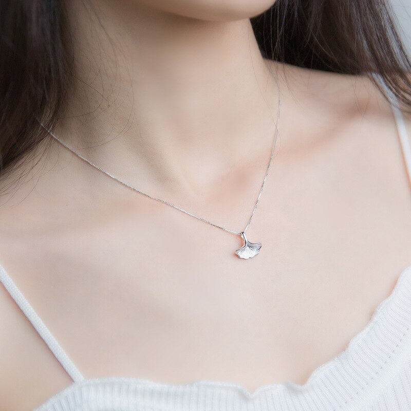 【クーポン利用で4290円】 ペンダント ネックレス シルバー イチョウ シェル 貝殻 レース レディース 女性 トップ 品質 ピュア 925 スター 星リング ファッション 形 ガール トレンド 銀杏 ビロバ パーティ ジュエリー