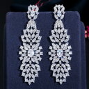 【クーポン利用で5600円】 ピアス 白 ホワイト ジルコニア ロング レディース 女性 アメリカ ヨーロッパ CZ 結婚式 ウェディング プロム ジュエリー キュービック ダングル 揺れる ブライダル パーティ