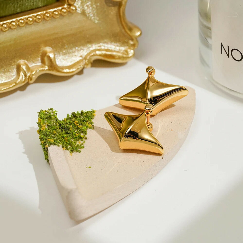 【クーポン利用で8460円】 ピアス ゴールド ボート 真鍮 レディース 形 シェープ スタッド 18K プレー..