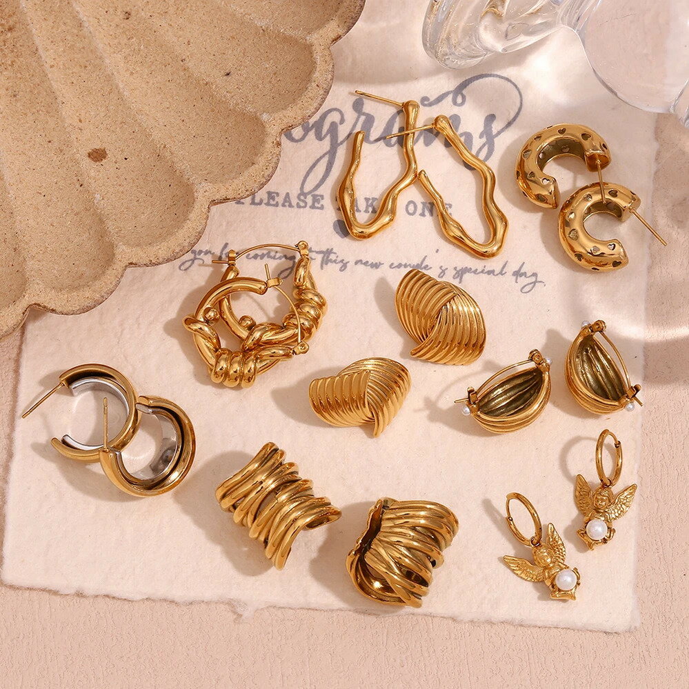 【クーポン利用で4670円】 ピアス ボート ハート パール ラップ クラシック サーキュラー ウェーブ V字..