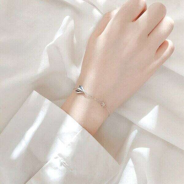 【送料無料】 シンプル 艶消し スタイル シルバー カラー おしゃれ 大人 飛行機 ブレスレット バングル オリジナル ジルコン スター フリーサイズ レディー...