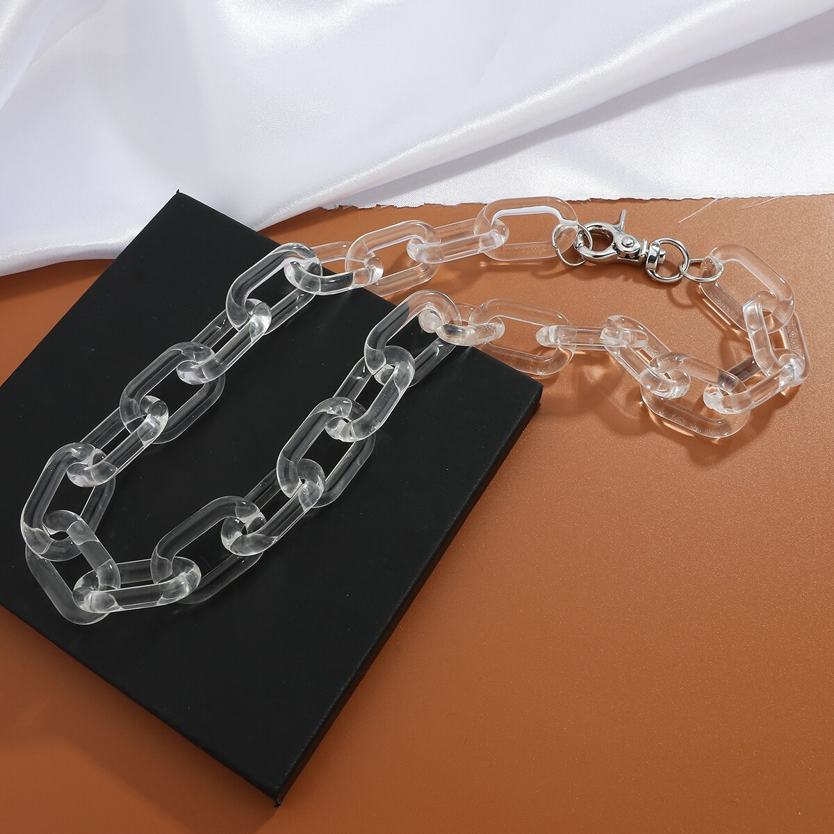【送料無料】 チョーカー ネックレス キューバ アクリル プラスチック レジン 樹脂 チェーン レディース 女性 メンズ 男性 パンク 透明 クリア 分厚い ヒ...
