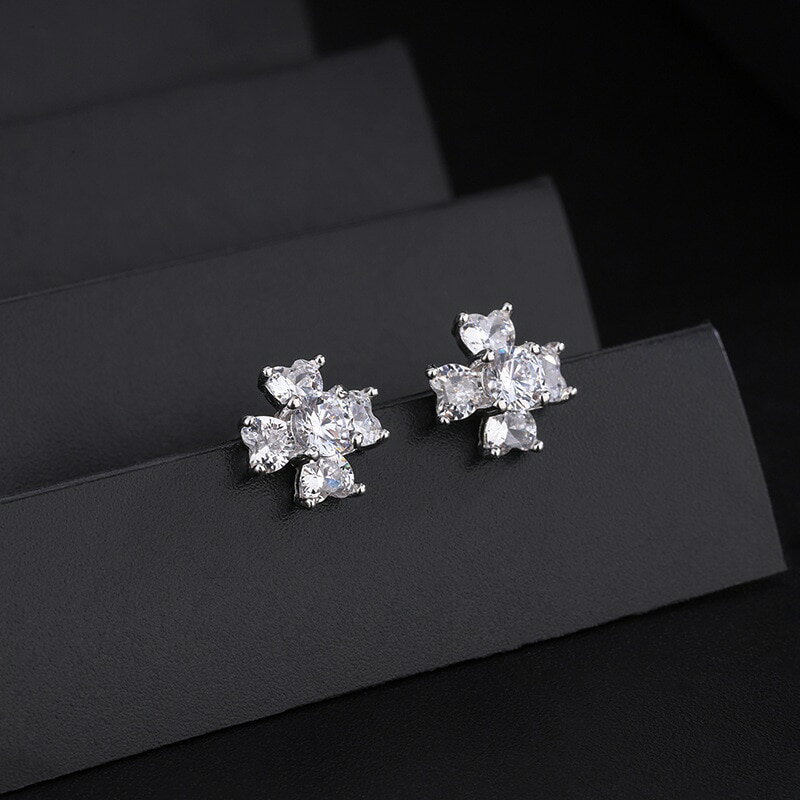 楽天FineJewelrys【クーポン利用で5890円】 ピアス ダイヤモンド 花 フラワー ジルコニア クローバー シルバー スイーツ ハート リング お菓子 レディース 女性 純正 S999 スターリング アレルギー ハート型 ジルコン 四つ葉 スイート 耳 イヤー スタッド ジュエリー