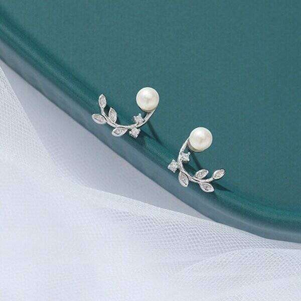 【送料無料】 ピアス ジルコン 葉 スタッド パール 真珠 おしゃれ 大人 シェイプ フレンズ 耳リング(4)