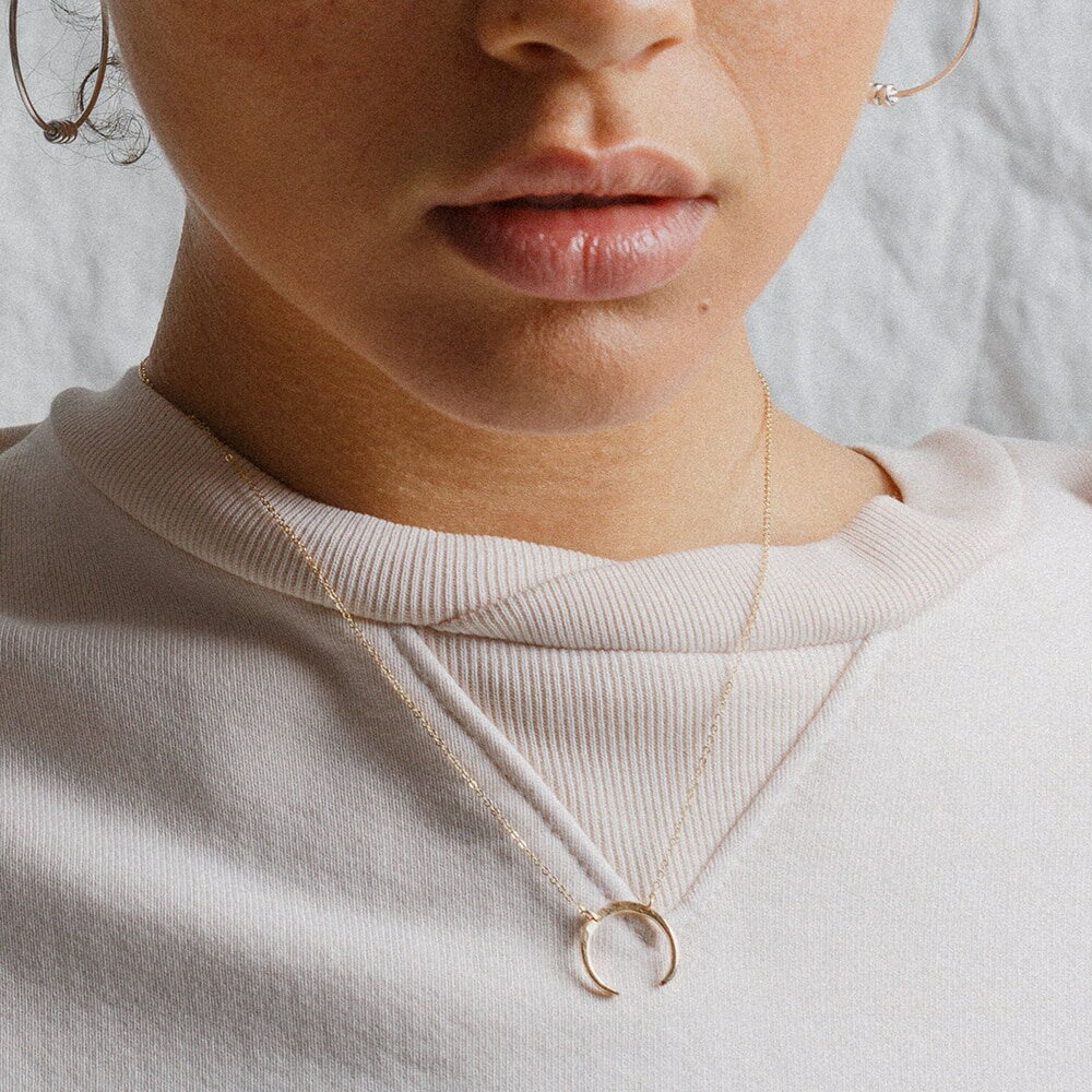 【送料無料】 チョーカー ペンダント ネックレス ステンレス チェーン 月 レディース 女性 スチール ムーン ネック 装飾 新しい ジュエリー センター