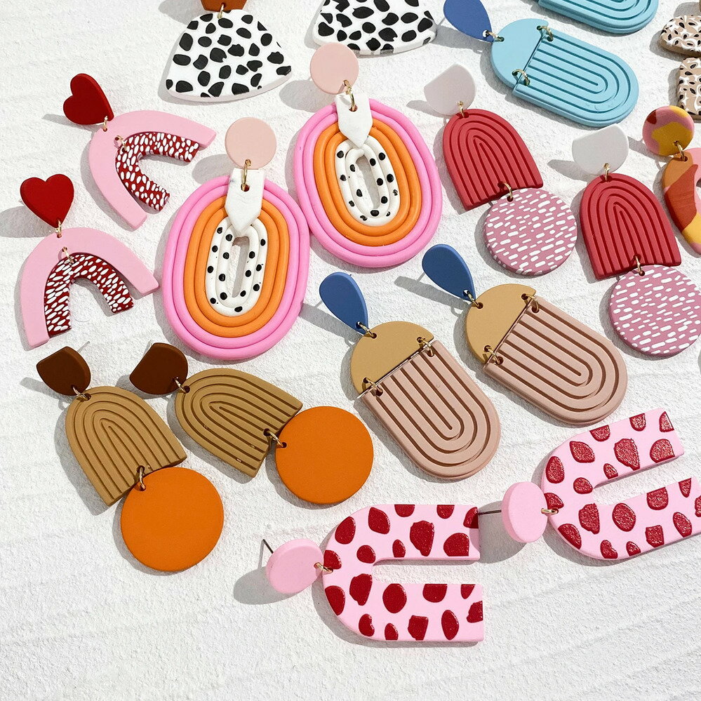 【送料無料】 ピアス マルチカラー アクリル ラウンド インド ハート レディース 多数 ハンドメイド ペ..