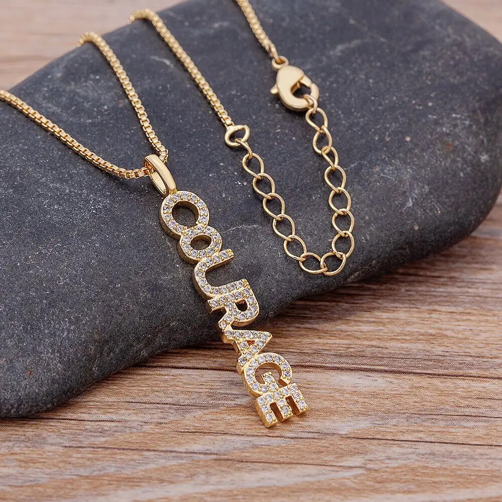 【送料無料】 ペンダント ネックレス ゴールド チェーン レディース 女性 ライト 贅沢 絶妙 勇気 レター カラー 9 スタイル ジルコン ミニマリスト ジュ...