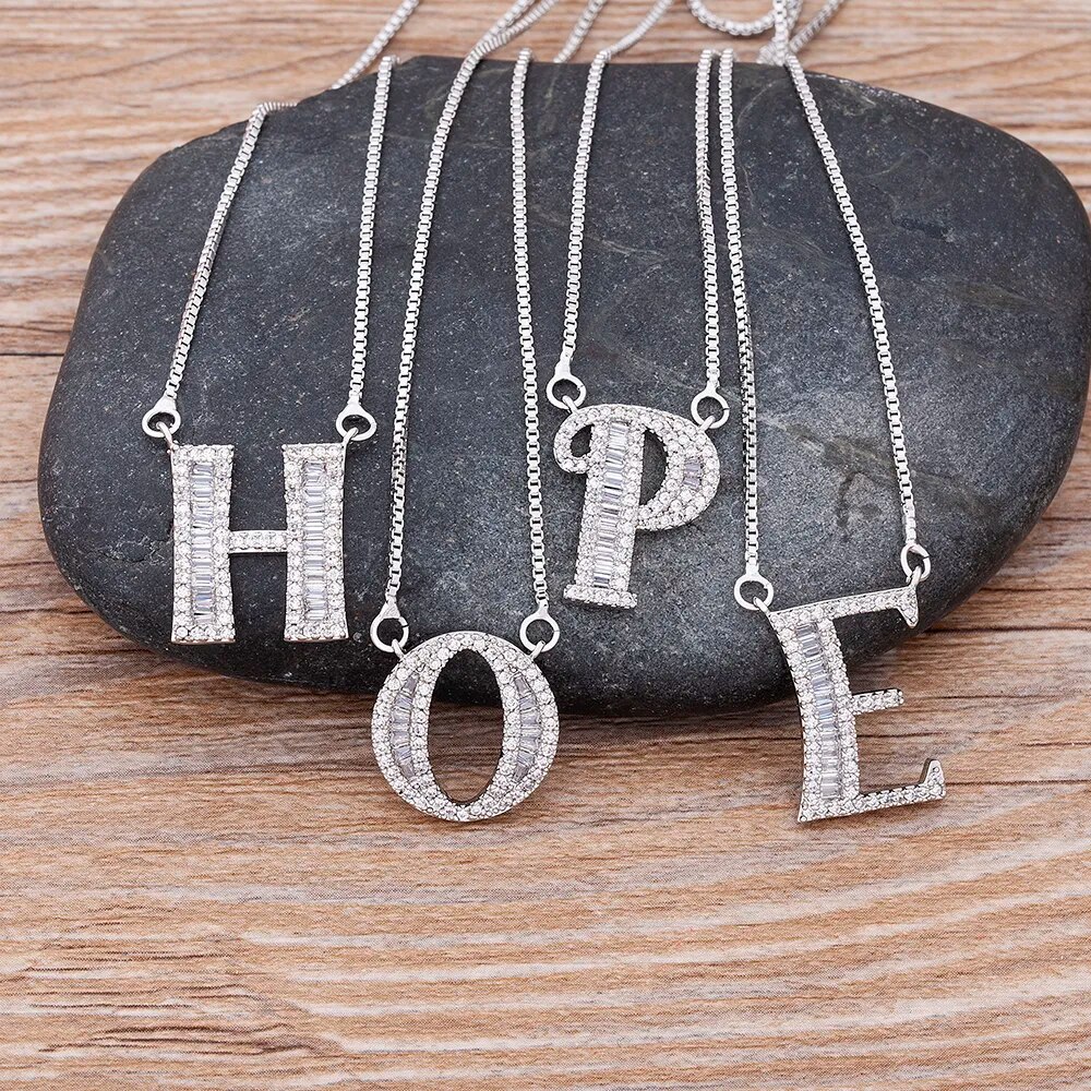 【送料無料】 ペンダント ネックレス コッパー チェーン カッパー 銅 ネーム 名前 レディース 女性 26 レター AZ アルファベット ジルコン ヒップ ホ...