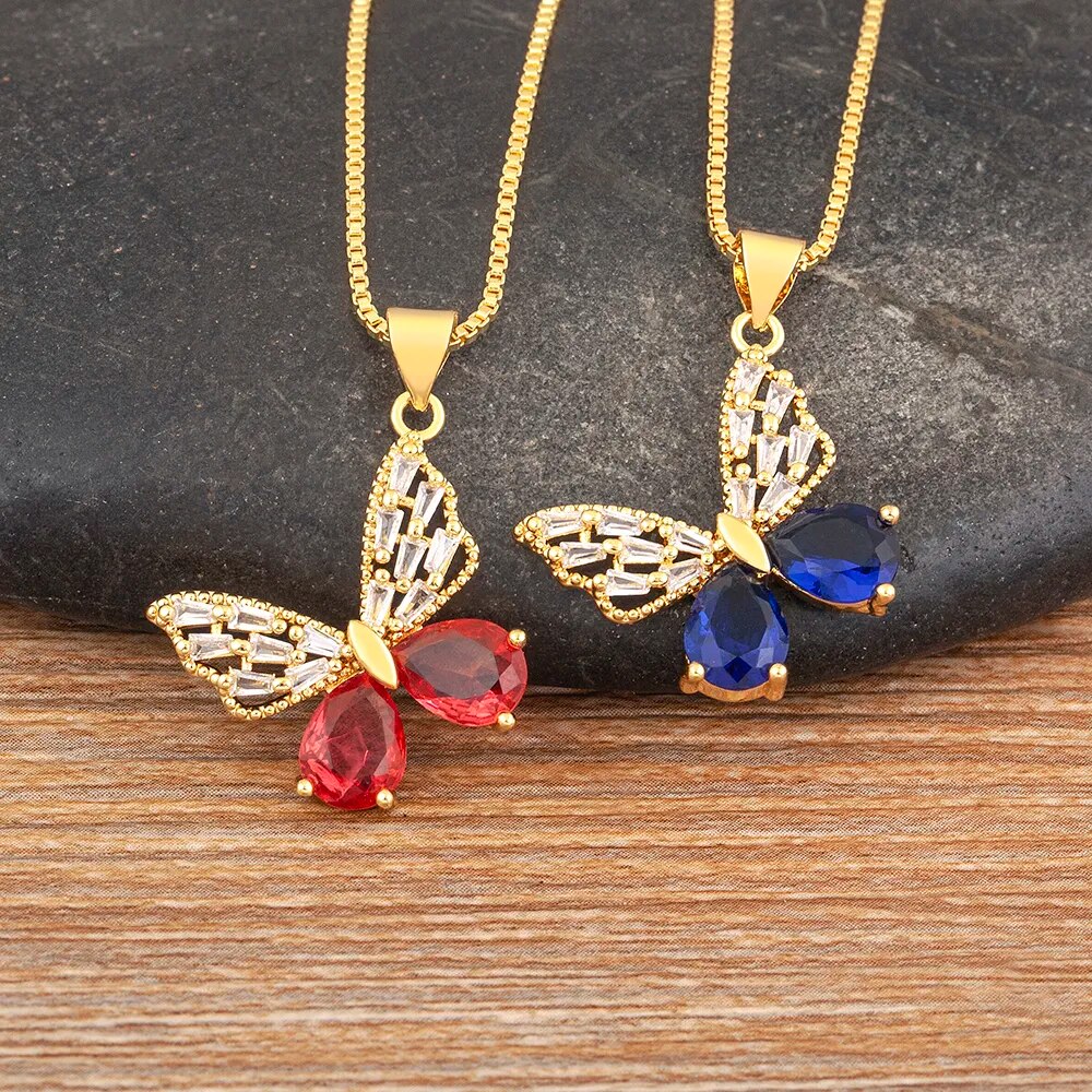 【送料無料】 チョーカー ペンダント ネックレス 蝶 バタフライ クリスタル インセクト チェーン 昆虫 レディース 女性 ラッキー 鍵 ファッション 4 カラ...