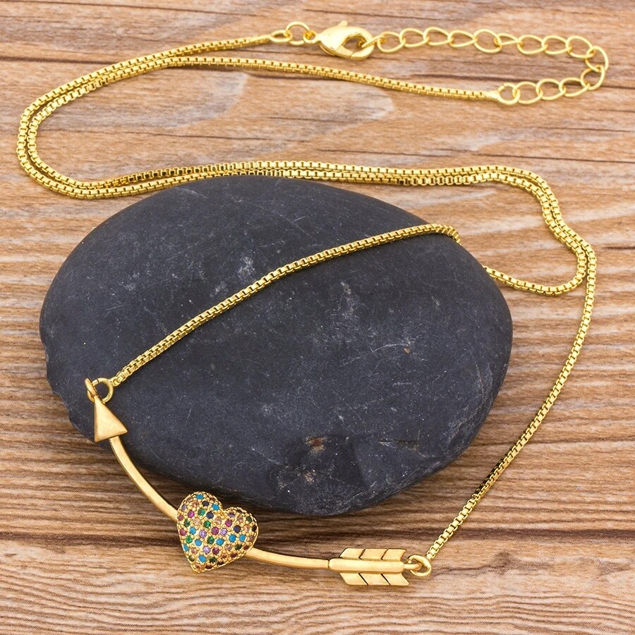 【送料無料】 ペンダント ネックレス コッパー カッパー 銅 矢印 LOVE レディース 女性 ロマンチック キューピッド Love トップ 品質 ジルコン カ...