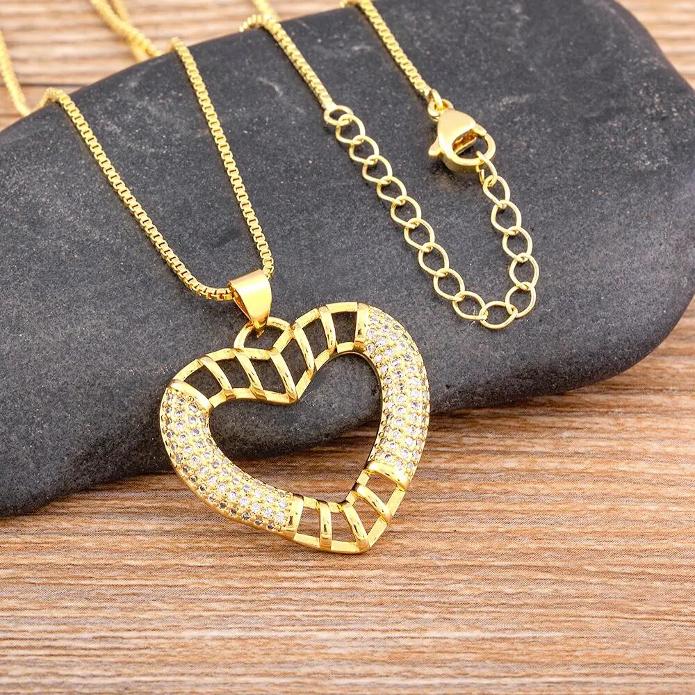 【送料無料】 チョーカー ペンダント ネックレス ゴールド チェーン ハート LOVE レディース 女性 ファッション プレート Love ガール 鎖骨 ジルコ...