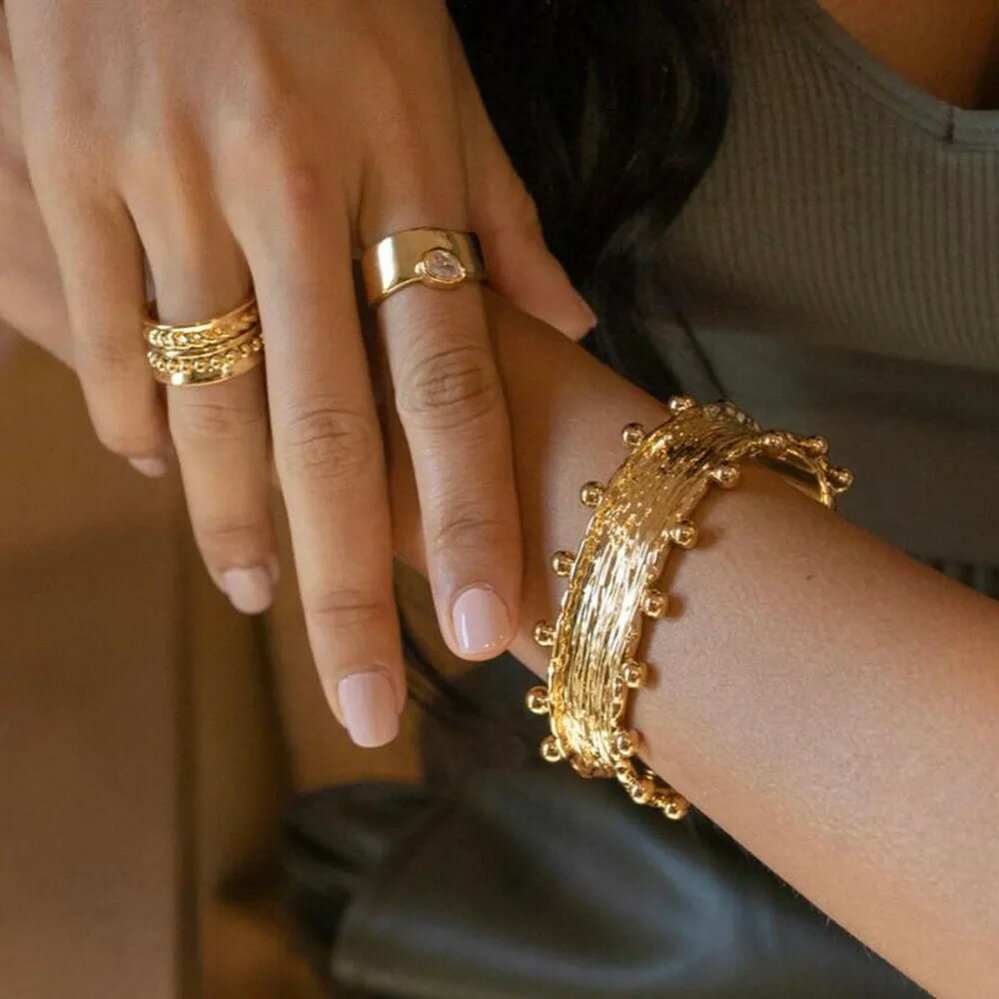 【送料無料】 バングル ステンレス カブ レディース スタッド カフ スチール テクスチャ 分厚い ジュエリー エレガント