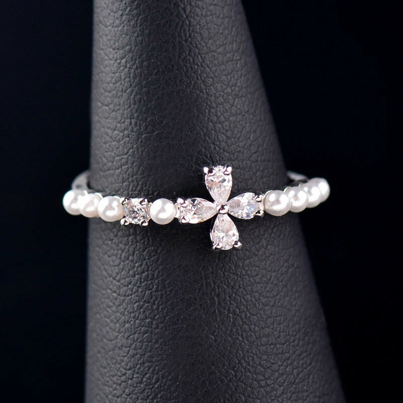 【クーポン利用で3670円】 指輪 リング フリーサイズ 黄 イエロー 花 フラワー クリスタル ゴールド シルバー パール レディース シック 結婚式 ウェディング カラー 婚約 ジュエリーのサムネイル