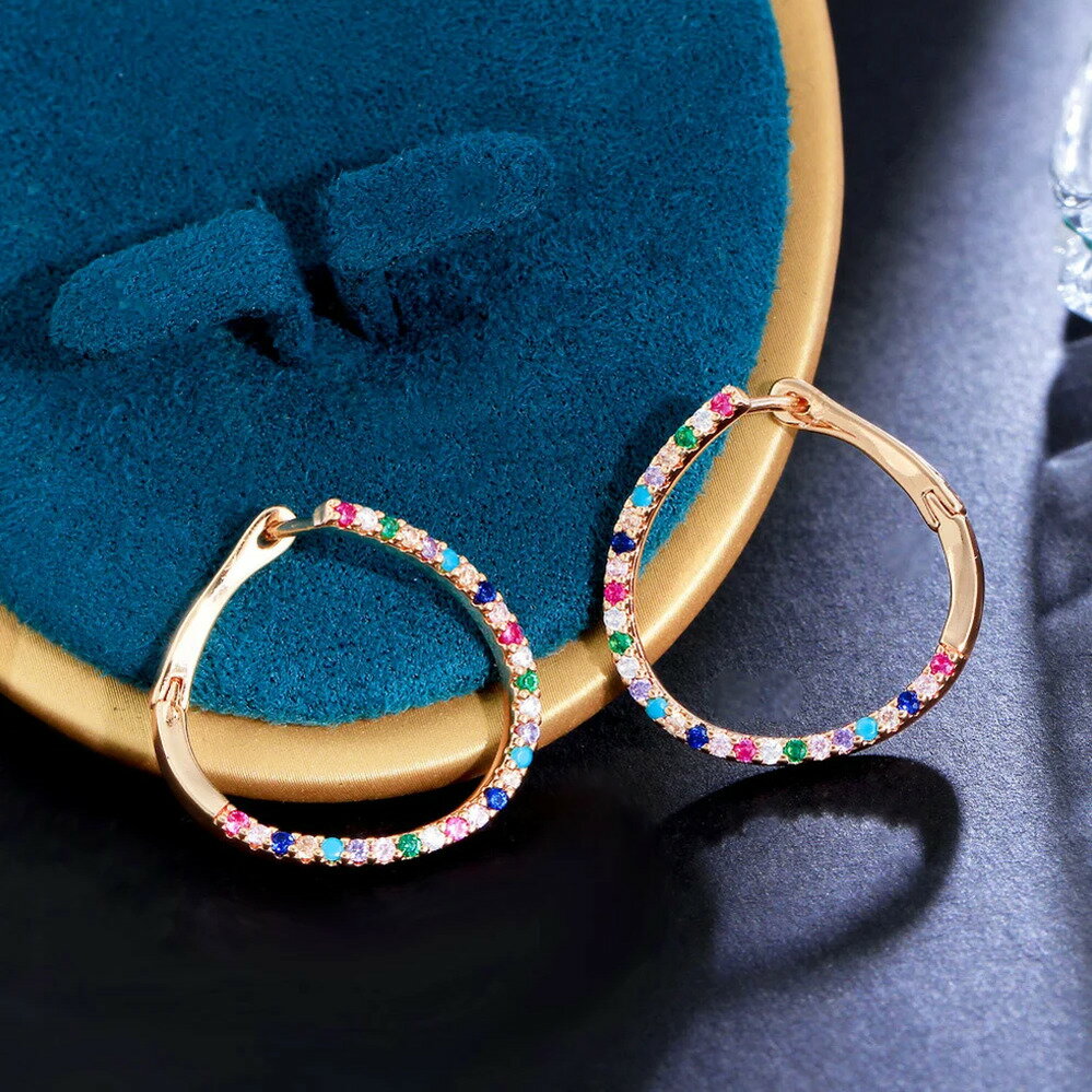 楽天FineJewelrys【クーポン利用で4570円】 ピアス マルチカラー クリスタル ゴールド フープ 韓国 レディース トレンド CZ スモール 幾何学 カラー ファッション パーティ ジュエリー E