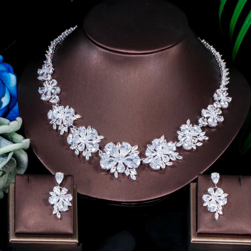 【送料無料】 チョーカー ピアス ネックレス 花 フラワー ジルコニア ブライダル ピック リング レディース 輝く スパークリング キュービック ジルコン 大...