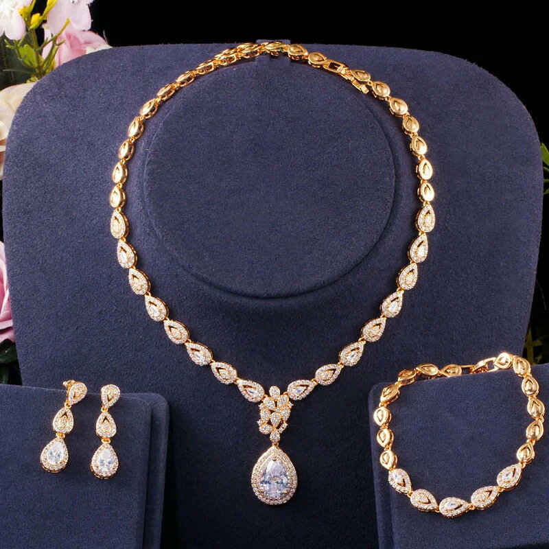 【クーポン利用で14730円】 ネックレス ブレスレット ピアス 白 ホワイト ジルコニア ブライダル ゴールド ドロップ ピック レディース 3個 シャイニー キュービック ジルコン カラー 贅沢 水 形 シェープ 結婚式 ウェディング パーティ ジュエリー セット TZ(4)