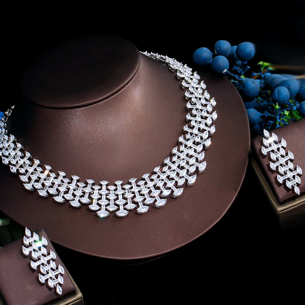 【送料無料】 チョーカー ピアス ネックレス 白 ホワイト ジルコニア ブライダル ピック レディース エレガント シャイニー キュービック ジルコン 贅沢 パ...