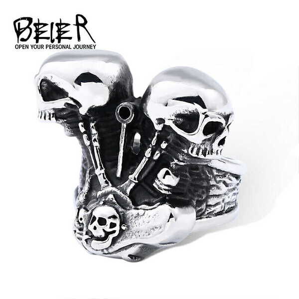 【送料無料】 指輪 リング サージカル ステンレス 316L オートバイ ファッション エンジン バイカー スカル スケルトン かっこいい パンク 翼 ウィング V字 メンズ 男性 バイク ごつい 16号 18号 20号 23号 25号 27号 おしゃれ 6-27号 5-25号 4-23号 3-20号 2-18号 1-16号