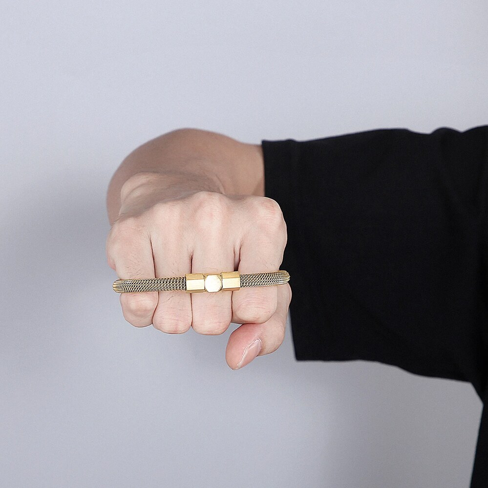 商品名バングル ブレスレット メッシュ ケーブル オープン カフ ステンレス スチール ツイスト ゴールド ブラック メンズ 男性 アクセサリー ギフトスペック素材:メタル性別:メンズ素材:ステンレスブレスレット種類:カフブレスレットジュエリー種類:ファッションスタイル:パンクプレート方式:ゴールド互換性:すべて対応セッティング種類:なし場面:パーティー ギフトファインジュエリーズ FineJewelrys 新作当店の商品は全国一律送料無料です。海外からの直送品のため、お支払い確認後のお届けまで通常10〜20日程度、物流状況により最大30日程度かかる場合があります。追跡可能な配送方法を利用し、遅延が確認された場合は状況をご案内します。初期不良や商品違いの場合は、到着後7日以内に写真を添えてご連絡ください。状況を確認のうえ返品・交換・返金で対応します。商品名バングル ブレスレット メッシュ ケーブル オープン カフ ステンレス スチール ツイスト ゴールド ブラック メンズ 男性 アクセサリー ギフトスペック素材:メタル性別:メンズ素材:ステンレスブレスレット種類:カフブレスレットジュエリー種類:ファッションスタイル:パンクプレート方式:ゴールド互換性:すべて対応セッティング種類:なし場面:パーティー ギフトファインジュエリーズ FineJewelrys 新作当店の商品は全国一律送料無料です。海外からの直送品のため、お支払い確認後のお届けまで通常10〜20日程度、物流状況により最大30日程度かかる場合があります。追跡可能な配送方法を利用し、遅延が確認された場合は状況をご案内します。初期不良や商品違いの場合は、到着後7日以内に写真を添えてご連絡ください。状況を確認のうえ返品・交換・返金で対応します。