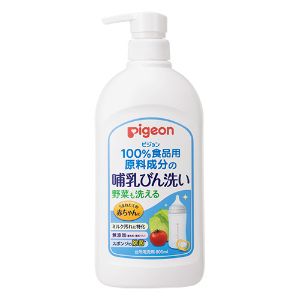 ・うまれたての赤ちゃんに！ 赤ちゃんの口に入るものをしっかり洗える洗剤です。 ・野菜も洗える！ 離乳期にも大活躍。長く使える。 ・ミルク汚れを落とす！ クエン酸Na配合 ・用途 ・哺乳びん、乳首、さく乳器、おしゃぶり、離乳食用野菜・果物、食器、おもちゃの洗浄、スポンジの除菌 ■使用方法・使用量の目安 ・哺乳びん、食器等：水を含ませたスポンジ等に適量(2〜3ml)とり、軽く泡立ててご使用ください。(料理用小さじ1杯は約5ml) ・野菜・果物の洗浄、つけおき洗い：水1Lに対して2.5mlをうすめて洗浄してください。 ・スポンジの除菌：スポンジをよく絞り、全体に行き渡るのに十分な量(約8ml)の原液を均一に浸透させ、次の使用までそのままにしてください。 ※すべての菌を除菌するわけではありません。 ■成分 界面活性剤（10％　ポリオキシエチレンソルビタン脂肪酸エステル）、金属封鎖剤、安定化剤 【機能名称（成分名）】 ※家庭用消費者製品における成分情報開示に関する自主基準(日本石鹸洗剤工業会)に基づき表示しています。 基剤（水）、界面活性剤（ポリオキシエチレンソルビタン脂肪酸エステル）、界面活性剤（しょ糖脂肪酸エステル）、界面活性剤（グリセリン脂肪酸エステル）、金属封鎖剤（クエン酸ナトリウム)、安定化剤（エタノール）、安定化剤（安息香酸ナトリウム）、安定化剤（ポリリジン） ■使用上の注意 ・用途以外に使用しない。 ・乳幼児の手の届くところにおかない。 ・野菜・果物を洗うときは5分以上つけたままにしない。 ・流水の場合は野菜・果物は30秒以上、食器・調理器具は5秒以上、ため水の場合は、水を変えて2回以上すすぐ。 ・荒れ性の方や長時間使用する場合、また原液をスポンジなどに含ませて使用するときは、炊事用手袋を使う。 ・使用後は手をよく水で洗い、クリームなどでお手入れをする。 ・うすめた液を長時間おくと変質することがあるので使用のつど、うすめて使う。 ・他の洗剤と混ぜない。 ・応急処置 ・万一飲み込んだ場合には、水を飲ませるなどの処置をする。 ・洗剤が目に入った場合は、こすらずにすぐ水でよく洗う。 ・異常がある場合は、医師に相談する。 ※ノズルの先端や内側に内容物が固まり、詰まることがあります。固まりができたときには思わぬ方向に飛び出す場合があるので、取り除いてからお使いください。 ※ボトルについた内容成分が、ジェル状に残ることがありますので、ふき取ってください。 【原産国】 日本 【問い合わせ先】 会社名：ピジョン株式会社　お客様相談室 電話：0120-741-887 受付時間：9時〜17時 (土、日、祝日を除く) 【製造販売元】 会社名：ピジョン株式会社 住所：103-8480 東京都中央区日本橋久松町4番4号 【商品区分】 「衛生用品」 【文責者名】 株式会社ファインズファルマ 舌古　陽介(登録販売者) 【連絡先】 電話：0120-018-705 受付時間：月〜金　9：00〜18：00 (祝祭日は除く) ※パッケージデザイン等、予告なく変更されることがあります。ご了承ください。