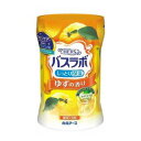 ・有効成分が温浴効果を高めて血行を促進し、疲労回復や肩のこり等に効果があります。 ・温泉成分（炭酸水素ナトリウム、硫酸ナトリウム）の働きで、湯上がり後もポカポカ感が続きます。 ・なめらかなお湯で、すべすべな肌ざわりに。 ・ヒアルロン酸（保湿成分）配合でお肌しっとり。 ・ブルーの粒は、セドロールを配合したアロマビーズ（香料）です。 ・お湯の色：イエローグリーン ※セドロール 天然精油シダーウッドオイルなどに含まれる成分で、一般的に気分がリラックスするといわれています。 ■使用方法 家庭用浴槽にお湯（約200L）を張り、本品20～30gを入れ、すぐにかき混ぜて溶かしきってから、入浴してください。 ※キャップの内枠で約15gです。 ■成分 ・炭酸水素Na＊ ・硫酸Na＊ ・無水ケイ酸 ・ヒアルロン酸Na-2 ・POE（300）POP（55） ・香料 ・黄202（1）、緑3 ■使用上の注意 ・本品と他の入浴剤は併用しないでください。 ・使用後はフタをしっかり閉め、小児の手の届く所や高温多湿の場所に保管しないでください。 ・入浴以外の用途に使用しないでください。 ≪身体について≫ ・皮フあるいは体質に異常がある場合は医師に相談してご使用ください。 ・使用中や使用後、皮フに発疹、発赤、かゆみ、刺激感等の異常が現れた場合、使用を中止し、医師にご相談ください。 ・使用中にじんましん、息苦しさなどの異常が現れた場合には直ちに使用を中止し、医師又は薬剤師に相談してください。 特に、アレルギー体質の人や、薬などで発疹などの過敏症状を経験したことがある人は、十分注意して使用してください。 ・本品は食べられません。万一大量に飲み込んだ場合は、水を飲ませる等の処置を行ってください。 ≪浴槽について≫ ・浴槽・風呂釜をいためるイオウは入っておりません。 ・浴槽の汚れは早めに浴室用洗剤で落としてください。時間がたつと落ちにくくなり、入浴剤の色素が付着して色がつくこともあります。 ≪残り湯について≫ ・残り湯は洗濯に使えますが、すすぎは清水をお使いください。 着色するおそれがあるので、次の場合は使わないでください。（柔軟仕上げ剤との併用、つけおき、おろしたての衣類） ・植物への水やりに使わないでください。 ・浴槽でのすべりにご注意ください。 ・湯面に泡が出る場合があります。 ・自動計量充填ですので、空間があっても内容量は表示のとおりです。 【原産国】 日本 【問い合わせ先】 会社名：白元アース株式会社「お客様相談室」 電話：電話：03-5681-7691 受付時間：受付時間：9:00〜17:00 (土、日、祝日を除く) 【製造販売元】 会社名：白元アース株式会社 住所：110-0015 東京都台東区東上野2-21-14 【商品区分】 「日用品（医薬部外品）」 【文責者名】 株式会社ファインズファルマ 舌古　陽介(登録販売者) 【連絡先】 電話：0120-018-705 受付時間：月～金　9：00～18：00 (祝祭日は除く) ※パッケージデザイン等、予告なく変更されることがあります。ご了承ください。