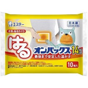 「使用方法」1.使用直前に袋からカイロを取り出す。 2.紙をはがして、肌に直接ふれないよう衣類に貼る。 【保存方法】 ●直射日光をさけ、涼しい所に保存する。 ●幼児の手の届くところに置かない。 ●袋に傷をつけないよう保存する。「成分」原材料名／鉄粉・水・活性炭・バーミキュライト・塩類・木粉・吸水性樹脂「使用上の注意」ご使用前に必ずお読みください 低温やけど防止のために必ずお守りください 使用不可：就寝時、こたつやふとんの中、暖房器具至近 ●就寝時は使用しない。 ●糖尿病など温感や血行に障がいのある方は低温やけどの恐れがあるため、医師に相談する。 ●子ども、身体の不自由な方、皮フの弱い方、初めて使う方は特に注意して使用する。 ●肌に直接貼らない、ふれない。 ●下着など薄い衣類で使用する場合は注意する。 ●熱いと感じたらすぐにはがす。すぐにはがせない状態で使用しない。 ●こたつやストーブなどの暖房器具との併用や至近での使用はしない。 ●カイロを押さえつけるなど、血行を妨げる使い方はしない。 ●万一水ぶくれなど、やけどの症状が現れた場合はすぐに医師に相談する。 ●用途以外に使用しない。 ●粘着剤で傷みやすい衣類（毛足が長い・起毛している・伸びやすい等）や大切な衣類には使用しない。 ●カイロをはがす時は、衣類が傷まないよう、ゆっくりはがす。 ●貼り直すと粘着力は低下する。 ●温まらないので足裏には使用しない。 ●洗濯したり水にぬらさない。 ●発熱が終わったらすぐにはがす。 ●使用後は市区町村の区分に従って捨てる。 ●本品は食べられない。誤って口にした場合は、すぐに医師に相談する。「問い合わせ先」エステー株式会社　お客様相談室「TEL」0120-145-2309：00〜17：00（土・日・祝日を除く）「製造販売元」エステー株式会社「住所」東京都新宿区下落合1-4-10「原産国」日本「商品区分」衛生用品 「文責者名」 株式会社ファインズファルマ 舌古　陽介(登録販売者) 「連絡先」 電話：0120-018-705 受付時間：月〜金　9：00〜18：00 (祝祭日は除く) ※パッケージデザイン等、予告なく変更されることがあります。ご了承ください。