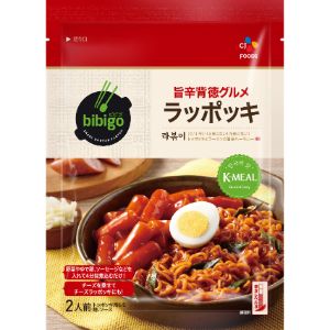 「使用方法」小鍋にすべての材料を入れて4分間煮込むだけ(調理方法は裏面の左下に記載がございます)。「成分」原材料名 トッポッキ用もち[米粉、食塩／加工でん粉、酒精、pH調整剤]、油揚げ麺[小麦粉(国内製造)、植物油脂、食塩／加工でん粉、かんすい、酸化防止剤(ビタミンE)、クチナシ色素]、ソース[コチュジャン、還元水あめ、果糖ぶどう糖液糖、黒糖、牛肉だしの素、トマトペースト、ソテーオニオンペースト、にんにく、酵母エキス、唐辛子粉／増粘剤(加工でん粉)、調味料(アミノ酸等)、パプリカ色素、香料、酸味料、香辛料抽出物]、(一部に小麦・乳成分・牛肉・大豆・豚肉を含む) 栄養成分表示：1食分255g当たり エネルギー801kcal 炭水化物 149.7g たんぱく質13.2g 食塩相当量4.5g 4.5 脂質16.7g「使用上の注意」直射日光及び高温多湿の場所を避けて保存してください。「問い合わせ先」CJ FOODS JAPAN株式会社「TEL」0120-983-343平日10:00〜17:00「製造販売元」CJ FOODS JAPAN株式会社「住所」東京都港区西新橋2-7-4「原産国」日本「商品区分」フード・飲料 「文責者名」 株式会社ファインズファルマ 舌古　陽介(登録販売者) 「連絡先」 電話：0120-018-705 受付時間：月〜金　9：00〜18：00 (祝祭日は除く) ※パッケージデザイン等、予告なく変更されることがあります。ご了承ください。