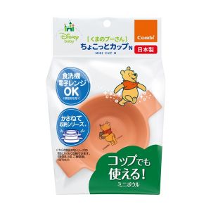 「使用方法」洗浄のしかた　●ご使用後はすぐにぬるま湯につけ、やわらかいスポンジを使用し、食器用中性洗剤でよく洗浄してください。●汚れが落ちにくい場合は、台所用酸素系漂白剤を使用してください。詳しくは漂白剤の使用方法に従ってください。　　　食器洗い乾燥機使用上の注意●食器洗い乾燥機の表示及び取扱説明書に記載されている内容に従って使用してください。●熱風吹出し口付近には置かないでください。変形したり、ヒーターカバーに落ちると発煙するおそれがあります。●食器洗い乾燥機用の中性洗剤をお使いいただき、各製品の使用方法に従ってください。　　消毒または除菌のしかた●煮沸・電子レンジ・薬剤による消毒または除菌ができます。●薬液消毒・除菌について、哺乳用用品の薬液を使用してください。詳しくは各薬剤の使用方法に従ってください。●電子レンジ除菌について、哺乳用品用の用具を使用してください。詳しくは角製品の取り扱い方法に従ってください。「成分」ポリプロピレン「使用上の注意」●ご使用の際は、必ず保護者が付き添い、絶対にお子様から目を離さないでください。お子さまは思わぬ動作をし、ケガをするおそれがあります。　　　　　　　　　　　　　　　　　　　　　　　　　　　　　　　　　　●電子レンジで加熱した場合、突沸現象により、液体が飛び散ることがあります。庫内からは1分程度たってから取り出してください。　　　　　　　　　　　　　　　　　　　　　　　　　　　　　　　　　　　　●食器をくわえたまま、歩いたり走ったりさせないでください。思わぬケガをするおそれがあります。　　　●火のそばに置かないでください。変形・破損の原因となります。　　　　　　　　　　　　　　　　　　●落としたり、強い衝撃を与えないでください。製品が破損する原因となります。　　　　　　　　　　　　●金属製のスプーン、フォークなどの硬いものや先端のとがったものでこすると表面に傷がつくことがあります。●表示された耐熱・耐冷温度の範囲内で使用してください。●製品のひび割れ、亀裂、欠け等の破損が生じたり、著しく変形した場合にはすぐ使用を中止し、新しい製品とお取替えください。●にんじん、トマト、かぼちゃなどの色素が付着する可能性がありますが、洗浄後は衛生上の問題はありません。　　　　　　電子レンジ使用上の注意●食品・食器が加熱で変形・こげ・発火・発熱するおそれがあります。必ず次の禁止・注意事項をお守りください。　　　　　　　　　　　　　　　　　　　　　　　　　　　　　　　　　　●電子レンジの手動加熱モード以外（オーブン・グリル・レンジ自動・スチーム機能等）では、過熱になるおそれがあるので使用しないでください。自動的に機能が切替わるタイプは十分に注意してください。　　●油脂や糖分の多い食品の加熱は、食品が高温になるので避けてください。　　　　　　　　　　　　　　●少量の食品や水分の少ない物を加熱する場合、過熱時間を短めにセットして様子を見ながら手動加熱してください。●加熱後、容器全体が熱くなる場合があります。庫内より取り出すときは取り扱い十分注意してください。●電子レンジの加熱、解凍により内容物があふれることがあります。内容物は8分目を目安に使用してください。●お使いいただいている電子レンジの取扱説明書に記載されている内容に従ってください。●たわし・スポンジたわしの硬い部分、研磨剤入りナイロンたわし、金属たわしなどは使用しないでください。製品の表面に傷がつく原因となります。●9分以上、煮沸しないでください。過度の煮沸は製品を早く傷めます。　　　　　　　　　　　　　　　　　　　　　　　　　　　　　　　　　　　「問い合わせ先」コンビ株式会社　お客様相談窓口 「TEL」電話：048-797-1001受付時間：9:00-17:00(土日祝日・年末年始を除く) 「製造販売元」コンビ株式会社 「住所」〒111-0041 東京都台東区元浅草2-6-7「原産国」日本「商品区分」衛生用品 「文責者名」 株式会社ファインズファルマ 舌古　陽介(登録販売者) 「連絡先」 電話：0120-018-705 受付時間：月〜金　9：00〜18：00 (祝祭日は除く) ※パッケージデザイン等、予告なく変更されることがあります。ご了承ください。