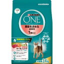 「使用方法」猫は1日を通して食べることを好みます。 フードを2-3回に分けるか、いつでも食べられるように用意し、1日の量を与えてください。 毎日、清潔な容器に新鮮な飲み水を与えましょう。 給与量は成猫の平均的な栄養要求を基に作られています。 適切な体型を維持するために必要な量は、代謝量、体重、運動量、年齢や避妊・去勢の有無などによって異なります。 ピュリナの専門家は給与量を目安として提供しています。 表の給与量で猫の体重が減少したり、増えすぎたりした場合は量を調節してください。 定期的に猫の体重を測り、適切な体型を維持してあげましょう。 肋骨に簡単に触れることができて、猫を上から見たときに腰にくびれが見えることを確認してください。 適切な体型を維持することは猫の生涯の健康のために重要です。 「成分」フィッシュ（サーモン、ツナ）（オメガ3脂肪酸源）、チキンミール、米、小麦、コーングルテン、小麦たんぱく、脱脂大豆、鶏脂（オメガ6脂肪酸源）、フィッシュミール、大麦、たんぱく加水分解物、可溶性繊維（プレバイオティクス源）、酵母(βグルカン源）、ミネラル類（カルシウム、リン、カリウム、ナトリウム、クロライド、マグネシウム、鉄、銅、マンガン、亜鉛、ヨウ素、セレン）、ビタミン類（A、D、E、K、B1、B2、パントテン酸、ナイアシン、B6、葉酸、ビオチン、B12、コリン、C）、カラメル色素、アミノ酸類（メチオニン、タウリン）たんぱく質：34%以上、脂質：14%以上、粗繊維：3%以下、灰分8.5%以下、水分12%以下「使用上の注意」直射日光や高温多湿を避け、小児の手の届かない涼しく風通しの良い室内・屋内で保管してください。 保管の際は虫などが入らないようにご注意ください。 開封後は密封して保存し、お早めにお使いください。 「問い合わせ先」ネスレ　ピュリナ　ペットケアお客様相談室 「TEL」0120-262-333受付時間：10:00〜17:00 （土日、祝日、年末年始、夏季休業日等は除く）「製造販売元」ネスレ日本株式会社　ネスレピュリナペットケア「住所」神戸市中央区御幸通7-1-15「原産国」オーストラリア「商品区分」日用品 「文責者名」 株式会社ファインズファルマ 舌古　陽介(登録販売者) 「連絡先」 電話：0120-018-705 受付時間：月〜金　9：00〜18：00 (祝祭日は除く) ※パッケージデザイン等、予告なく変更されることがあります。ご了承ください。