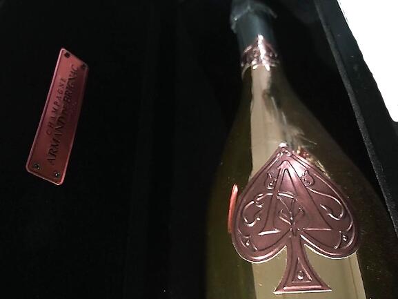 Armand De Brignac ROSE Brut アルマン ド ブリニャック ロゼ ブリュット 辛口 Champagne France シャンパーニュ フランス 750ml 12.5%　ギフトボックス付（箱とボトル傷あり 写真は一例） 記念日 インスタ映え 高級シャンパン キャバクラ ホスト お祝い 正月 母の日 父の日 finewineatr-10000722 ファインワイン サンプル画像3