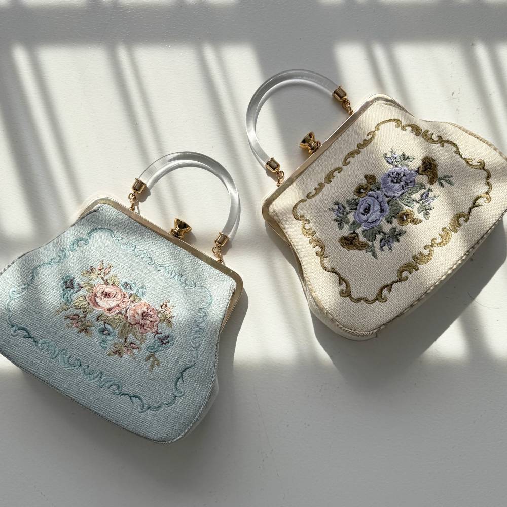 バッグ クリアハンドル ローズ 刺繍 がま口 バッグ / クラシカル レトロ セレモニー 上品 きれいめ 清楚 オフィス 通勤 おとな 20代 30代 ハンドバッグ an another angelus アンアナザーアンジェラス Fint フィント [58BC05a005]