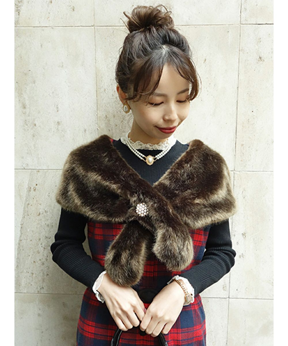 パールブローチ付きエコファーショール