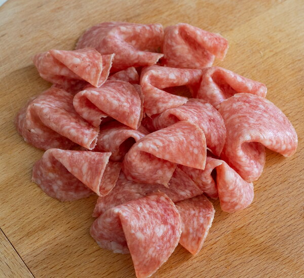 ���ڥ��� �ߥ�� ����� �֥��å� ��700g | Spanish Salame Milano Block