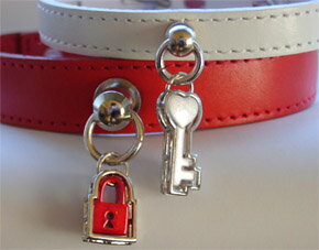 チャームカギ2 シルバー/アカ 首輪パーツ ストラップパーツ