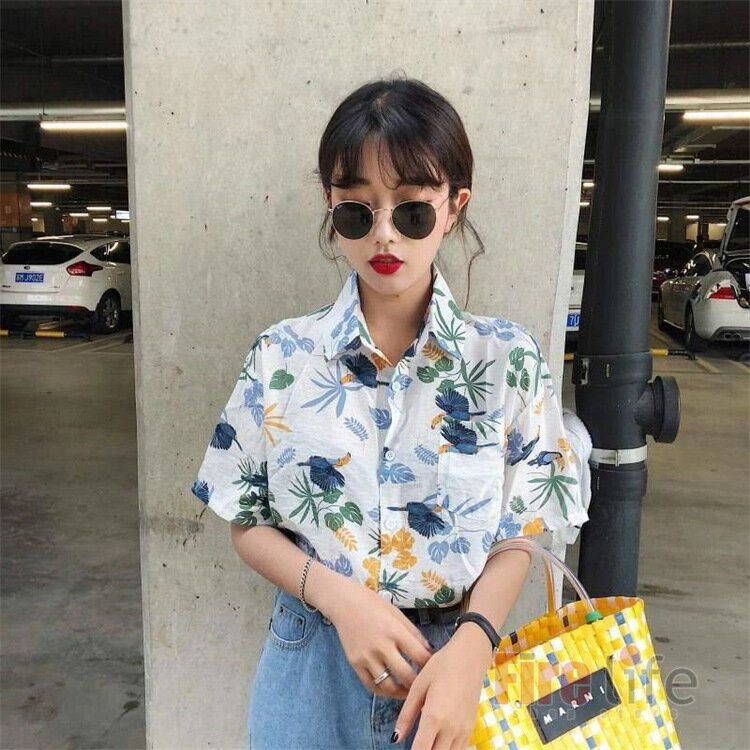 Rakuten - 柄シャツ 半袖 総柄 ボタニカル柄 ガーリー 可愛い ヴィンテージ風 トップス ダンス 衣装 原宿系 韓国 春夏 ゆったり ホワイト ブルー おしゃれ 送料無料 即納