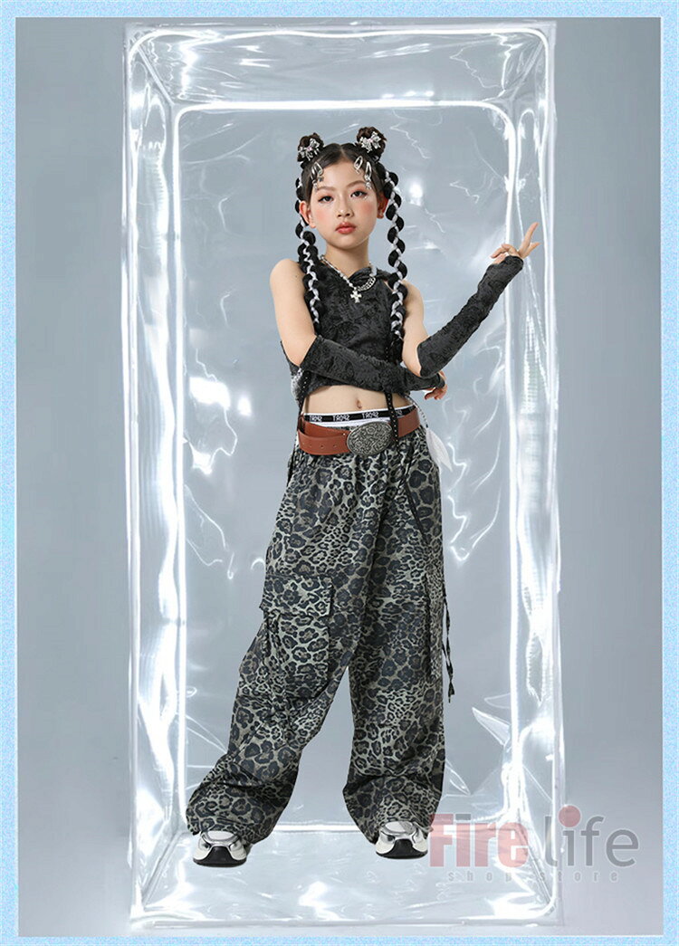 ファイアライフ楽天市場店のダンス衣装 ガールズ ヒップホップ キッズダンス衣装 派手 ヒョウ柄パンツ 黒トップス フード付き K-POP 韓国 セットアップ へそ出 子供ダンス服 ダンスウェア チアガール 団体服 舞台衣装 練習着 応援団 体操服 イベント ステージ衣装｜アングル3