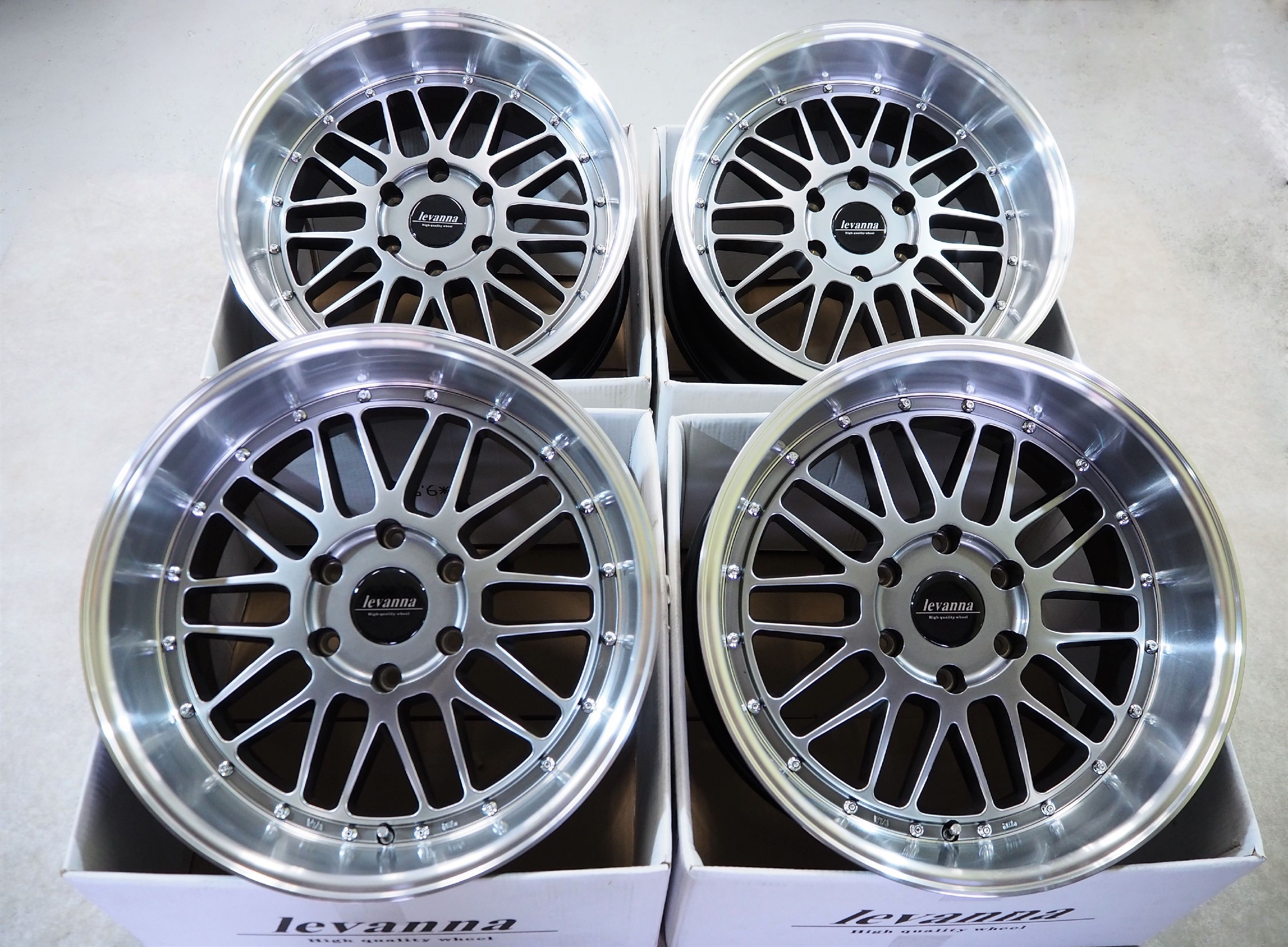 楽天市場】19インチ ホイール ハイエース(タイヤ・ホイール|車 楽天市場】19インチ ホイール ハイエース(タイヤ・ホイール|車