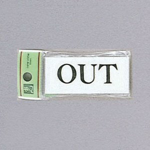 光　サインプレート　『OUT』　UP370-16　30mm×70mm×2mm　アクリルホワイト　テープ付