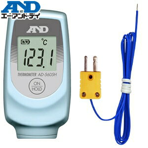 商品の特徴 中心温度計｜電子計測機器 ●Kタイプ熱電対温度センサー付属 ●自動ゼロ点調整機能 ●オートパワーオフ機能付き(解除もできます) ●別売のKタイプ熱電対温度センサー使用可能(AD-1214/AD-1215/AD-1217/AD-1218/AD-1219) 製品仕様 センサー Kタイプ熱電対温度センサー 本体表示範囲 -50〜+1200℃(温度測定範囲はご使用の温度センサーによって変わります) 付属センサー測定範囲 -50〜+250℃ 最小表示 0.1℃(-50〜+199.9℃)、 1℃(-50〜+199.9℃以外) 本体測定精度(25℃時) ±1％rdgまたは±1℃の大きい方(本体測定精度、熱電対温度センサの誤差含まず) ±2.2℃または±0.75rdの大きい方(付属Kタイプ熱電対温度センサ) 入力端子 米国オメガ社小型熱電対コネクタ(SMP型)相当品に適合(平板電極の中央の間隔 7.9mm) 温度表示間隔 約1回/秒 電源 CR2032リチウム電池 1個 電池寿命：約1年(1日4分間使用した場合) 外形寸法 表示部：42(W)×78(H)×21(D)mm 本体質量 約40g(電池含む) 付属品 K熱電対センサー(AD-1214相当)1個、モニタ用電池、取扱説明書