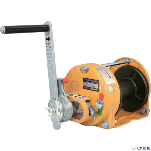 オレンジブック トラスコ中山　TRUSCOMAXPULL ラチェット式手動ウインチ 〔品番:MR5〕[ 注番:1091824]特長●ハンドル左右の往復運動で巻き取り、巻き戻しができますので、壁面や床面でも操作できます。用途●重量物の昇降または牽引作業に。仕様●最大能力(t)：0.5●減速比：1/8.90●ワイヤ巻取量(mm×m)：6×40●幅(mm)：210●奥行(mm)：379●高さ(mm)：211●ハンドル長(有効最大値)(mm)：250仕様2●メカニカルブレーキ式●ラチェット式材質/仕上●スチールセット内容/付属品注意●ワイヤロープは付属しておりません。別途ご用意下さい。原産国（名称）日本JANコード4521891014007本体質量16.3kgオレンジブック トラスコ中山　TRUSCOMAXPULL ラチェット式手動ウインチ 〔品番:MR5〕[注番:1091824][本体質量：16.3kg]《包装時基本サイズ：405×265×275》〔包装時質量：17100g〕分類》荷役用品》ウインチ・ジャッキ》ウインチ（手動式）☆納期情報：仕入れ先通常在庫品 (欠品の場合有り)