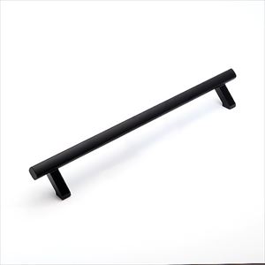 オレンジブック トラスコ中山　TRUSCOSUGATSUNE (100036955)SBH−600BL/マシナリーハンドル 〔品番:SBH600BL〕[ 注番:2259713]特長●無垢独特の重厚感があります。●手に馴染みやすい四角柱のハンドルです。●正面から見ると握り部が宙に浮いたように見えるデザインです。仕様仕様2●アルマイト処理／マットブラック材質/仕上●アルミニウム合金セット内容/付属品注意原産国（名称）日本JANコード4510932175661本体質量1456gオレンジブック トラスコ中山　TRUSCOSUGATSUNE (100036955)SBH−600BL/マシナリーハンドル 〔品番:SBH600BL〕[注番:2259713][本体質量：1456g]《包装時基本サイズ：62×600×80》〔包装時質量：1456g〕分類》金物・建築資材》建築金物》取手☆納期情報：メーカー取り寄品（弊社より発送）