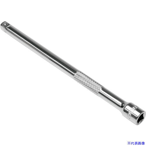 オレンジブック トラスコ中山　TRUSCOアストロプロダクツ 1/4DR エクステンションバー 150mm 〔品番:2002000024855〕[ 注番:2542663]特長●ソケットレンチと組み合わせて作業範囲を延長できるエクステンションバー●狭所や奥まった箇所でのボルト・ナット作業に対応●1/4DRサイズで精密部品や小径ボルト作業に適した仕様●各種長さを使い分けることで作業環境に応じた対応が可能●ソケットの脱着を妨げず、スムーズな作業が可能●自動車整備・機械メンテナンスなど幅広い現場に対応用途●ソケットレンチの作業範囲を延長し、奥まったボルト・ナットの締付および緩め作業に使用●自動車整備におけるエンジンルーム・内装・足回りの狭所作業に使用●産業機械・設備機器の保守・分解・組立作業に使用●障害物がありラチェットが直接入らない箇所での作業に使用●ソケット作業のアクセス範囲を拡張する用途に使用仕様●差込角(mm)：6.35●差込角凹(mm)：6.35●差込角凸(mm)：6.35●全長(mm)：150仕様2●軸径(mm)：8.2●外径(mm)：12●先端タイプ：ストレート材質/仕上●クロムバナジウムセット内容/付属品注意原産国（名称）台湾JANコード2002000024855本体質量63gオレンジブック トラスコ中山　TRUSCOアストロプロダクツ 1/4DR エクステンションバー 150mm 〔品番:2002000024855〕[注番:2542663][本体質量：63g]《包装時基本サイズ：43×12×204》〔包装時質量：67g〕分類》手作業工具》ソケットレンチ》エクステンションバー☆納期情報：メーカー取り寄品（弊社より発送）