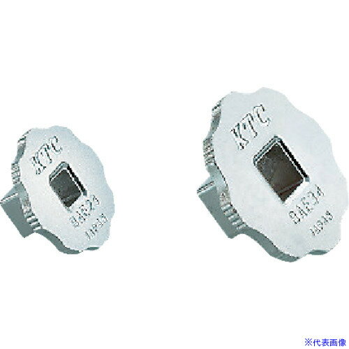 オレンジブック トラスコ中山　TRUSCOKTC ソケットアダプター 早回し変換アダプタ 全長13mm 〔品番:BAE23〕[ 注番:3732720]特長●ソケットアダプターとは違い製品単体での早回しが可能です。●ソケットアダプターに比べ全長を短縮して使用できます。●マグネットによりソケットの保持および脱着が容易です。●グリップ部は滑りにくく早回ししやすい形状です。●グッドデザイン賞受賞商品です。用途●汎用工具仕様●差込角凹(mm)：6.35●差込角凸(mm)：9.5●全長(mm)：13●外径(mm)：28仕様2材質/仕上●特殊工具鋼セット内容/付属品注意原産国（名称）日本JANコード4989433605586本体質量20gオレンジブック トラスコ中山　TRUSCOKTC ソケットアダプター 早回し変換アダプタ 全長13mm 〔品番:BAE23〕[注番:3732720][本体質量：20g]《包装時基本サイズ：81×66×20》〔包装時質量：16g〕分類》手作業工具》ソケットレンチ》ソケットアダプター☆納期情報：仕入れ先通常在庫品 (欠品の場合有り)