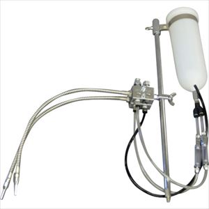 オレンジブック トラスコ中山　TRUSCO扶桑 マジックカットe−ミストEM2−XX−Z40 2軸XXセットZ40cm付 〔品番:EM2XXZ40〕[ 注番:7318812]特長●セミドライタイプの給油冷却機です。●目に見えないほどのごく微量のオイルでも、液量チェッカーの滴下スピードで確認しながら給油できます。●液量のコントロールにより、セミドライ給油、ミスト給油、潤滑主体と用途に合わせて使い分けが可能です。●どんな機械にも取り付け簡単です。用途●ボール盤、タップ盤、旋盤、専用機、フライス盤、歯切盤、エンドミル、リーマ、ダイスひき、彫刻機、研削盤、打ち抜き、曲げ、型絞り等の冷却・潤滑・切り粉飛ばし。●コンベアーへの無人給油。●特にアルミ、ステンレス系の切削に最適。仕様●品名：Z型2軸用セット仕様2●セミドライ給油冷却装置材質/仕上●本体：アルミ　メッキ加工●噴射管：SUS●液管：PTFEチューブ●その他：黄銅セット内容/付属品●マジックカット2軸アトマイザ、チューブ継手、支柱、ハンガー、液容器、液量チェッカー、液・エアホース注意原産国（名称）日本JANコード本体質量2.7kgオレンジブック トラスコ中山　TRUSCO扶桑 マジックカットe−ミストEM2−XX−Z40 2軸XXセットZ40cm付 〔品番:EM2XXZ40〕[注番:7318812][本体質量：2.7kg]分類》工作機工具》ツーリング・治工具》冷却装置☆納期情報：メーカー取り寄品（弊社より発送）