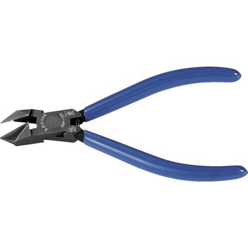 オレンジブック トラスコ中山　TRUSCOスリーピークス 斜ニッパーバネ付 〔品番:DNP150GS〕[ 注番:8535117]特長●切断・ビニールコードの割線や皮むき作業に便利です。●奥深い部分や複雑な場所にも入り込み、鋭い切れ味で作業できます。●お求めやすい価格のビニールグリップ。●連続作業が楽なコイルばね付。用途●電気工事業。仕様●全長(mm)：157●切断能力(mm)VA線：φ1.6●切断能力(mm)鉄線：φ1.4●切断能力(mm)銅線：φ2.6●ばね：有●ハンドル：ビニール●切断能力(［［MM2］］)より線：φ2仕様2●切断能力(mm)VA線(VVF2芯)：φ1.6●寸法(mm)：A=157／B=53／C=104／D=15／E=16／F=25●JIS規格品材質/仕上●バナジウム鋼●グリップ：塩化ビニールセット内容/付属品注意●絶対に電気を通さないで下さい。非絶縁工具です。●ハンマーがわりに使用しないでください。●使用範囲をこえての使用はしないでください。原産国（名称）日本JANコード4960225260107本体質量155gオレンジブック トラスコ中山　TRUSCOスリーピークス 斜ニッパーバネ付 〔品番:DNP150GS〕[注番:8535117][本体質量：155g]《包装時基本サイズ：207×70×19》〔包装時質量：171g〕分類》手作業工具》プライヤー・ニッパ・ピンセット》ニッパ電工用☆納期情報：オレンジブック掲載以外でメーカー直送品【法人限定＝会社名ご記入お願い致します。】