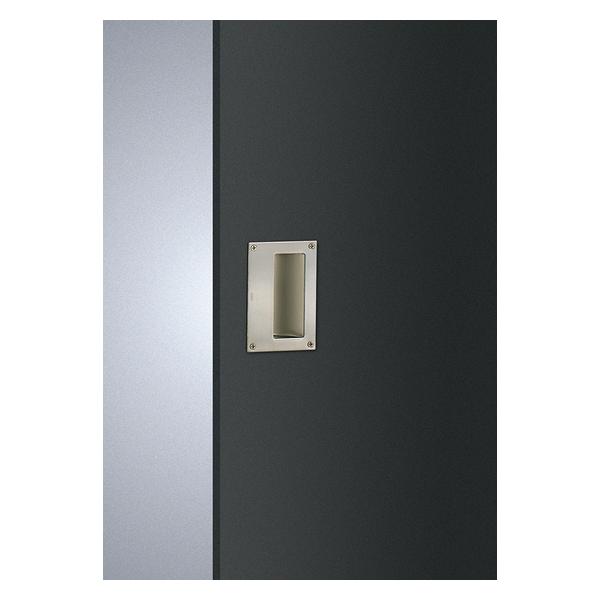 商品の特徴 UNION(ユニオン) ドアハンドル 掘込 T101-01-023 ステンレス ヘアライン 製品仕様 ●分類:建築用金物 ＞ ドアハンドル ＞ 掘込 ●商品型番:T101-01-023 ●施工:取付ビス　M4 φ3.1(木ビス)取付穴　M4タップ ●仕様:ステンレス ヘアライン ●サイズ:112×74 ●重量:0.2kg ●備考:この製品は片面使用です。両面使用のT201もあります。