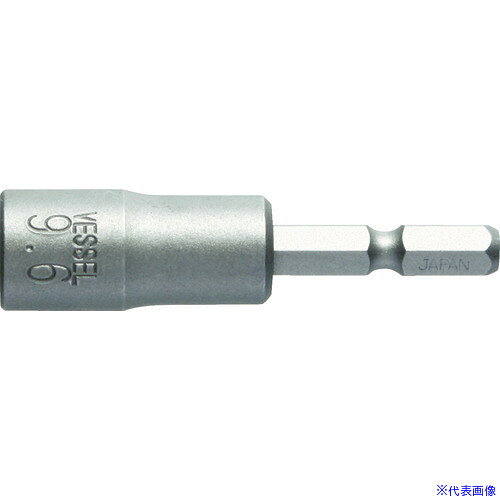 オレンジブック トラスコ中山　TRUSCOVESSEL ナットセッター(マグネット圧入式) 対辺10×60(ネジ径6mm用) 〔品番:MA201060〕[ 注番:1146079]特長●ヘックスネジ用のソケットビットです。●強力マグネットでネジを保持し、落下を防止します。●軸圧入式で軸折れ強度に優れています。用途●産業用仕様●対辺寸法(mm)：10●軸寸法(mm)：6.35●全長(mm)：60●対辺形状：6角●ソケット外径(mm)：16●ナット受部深さ(mm)：3.96●外径(mm)：16仕様2●マグネット圧入式材質/仕上●特殊合金鋼セット内容/付属品注意●作業時は、必ず保護メガネを着用してください●工具は、本来の使用目的以外で使用しないでください●ネジのサイズに合ったものを使用してください●必要以上に無理な力で使用しないでください●動力工具に付けての空回転は絶対に行わないでください原産国（名称）日本JANコード4907587334138本体質量43gオレンジブック トラスコ中山　TRUSCOVESSEL ナットセッター(マグネット圧入式) 対辺10×60(ネジ径6mm用) 〔品番:MA201060〕[注番:1146079][本体質量：43g]《包装時基本サイズ：62×15×15》〔包装時質量：46g〕分類》手作業工具》ソケットレンチ》ソケットビット☆納期情報：仕入れ先通常在庫品 (欠品の場合有り)