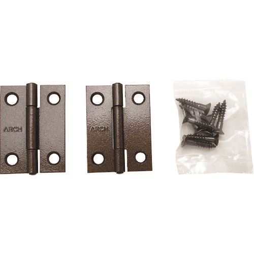 オレンジブック トラスコ中山　TRUSCOWAKI 薄口カラー丁番 VE‐018 32mm ブロンズ 〔品番:VE018〕[ 注番:1473041]特長●木製の扉、家具などにしっくりなじみます。●耐久性、耐候性に優れています。用途●木製の扉、家具、小箱などに。（注:51mm以下は家具、小箱用になります。)仕様●全長(mm)：31.5●幅(mm)：23●厚さ(mm)：0.8●ねじ穴数：4●D2(mm)：3.7仕様2●2枚入り●仕上げ：メラミン塗装●板厚(mm)：0.8材質/仕上●本体：鉄セット内容/付属品●付属品：木ねじ(サイズ：2.4×13mm本数：8本)注意●取り付けの際、木部の割れやビスの破損を防ぐためキリで穴を開けて下さい。●木枠と扉のすきまを狭くするため、扉などに掘り込みの加工が必要です。●寸法図の商品イラストは実物の形状と異なる場合があります。原産国（名称）日本JANコード4903757550186本体質量15gオレンジブック トラスコ中山　TRUSCOWAKI 薄口カラー丁番 VE‐018 32mm ブロンズ 〔品番:VE018〕[注番:1473041][本体質量：15g]《包装時基本サイズ：119×62×10》〔包装時質量：23g〕分類》金物・建築資材》建築金物》建築蝶番☆納期情報：メーカー取り寄品（弊社より発送）