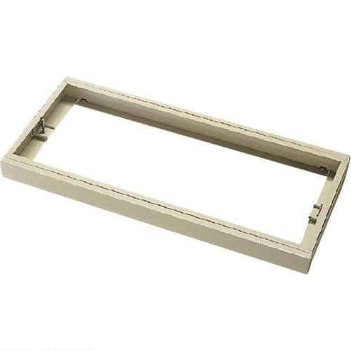 オレンジブック トラスコ中山　TRUSCOPLUS 615550)LX−5 笠木 L5−AH1 LGY 〔品番:L5AH1LGY〕[ 注番:2117113]特長仕様仕様2●LX-5　笠木　L5-AH1　LGY　（615550）材質/仕上セット内容/付属品注意●組立・施工が必要な商品です。●組立・施工をご依頼の際は別途料金かかります。原産国（名称）日本JANコード本体質量8.3kgオレンジブック トラスコ中山　TRUSCOPLUS 615550)LX−5 笠木 L5−AH1 LGY 〔品番:L5AH1LGY〕[注番:2117113][本体質量：8.3kg]分類》オフィス・住設用品》オフィス家具》書庫☆納期情報：オレンジブック掲載以外でメーカー直送品【法人限定＝会社名ご記入お願い致します。】